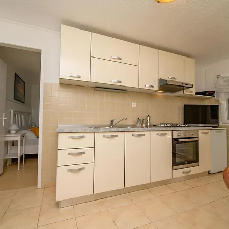 By The Sea Nerezine, Losinj - 7963 Apartment *