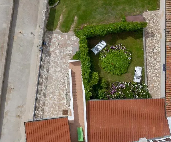 アパート By The Sea Nerezine, Losinj - 7963 ネレジネ